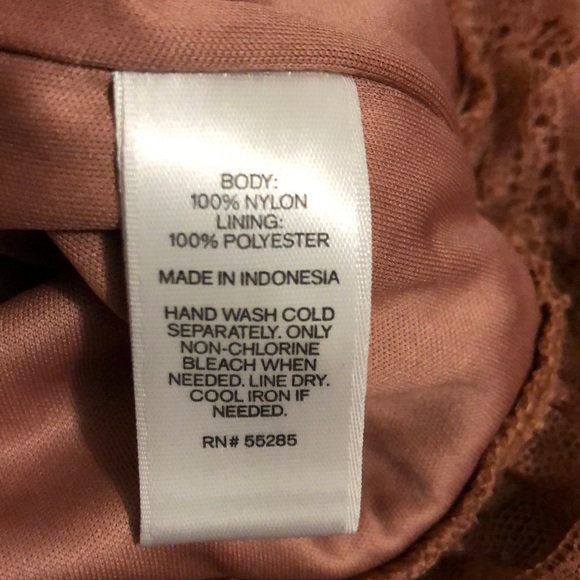 NWOT Express Dusty Rose Lace Top - Picture 5 of 5